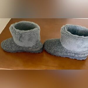Cozy  Fuzzy slippers